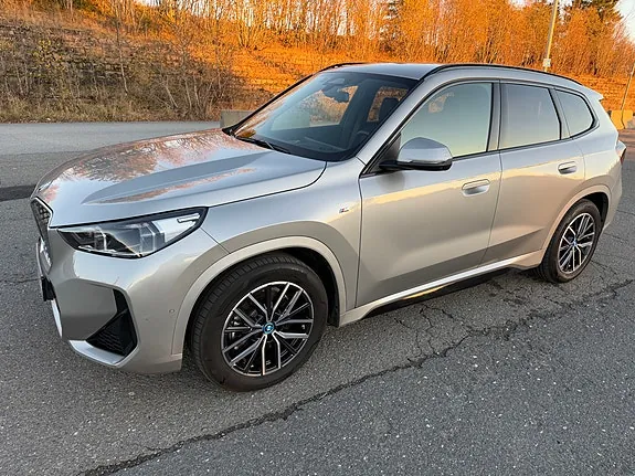 BMW Ix1 2025 photo 4