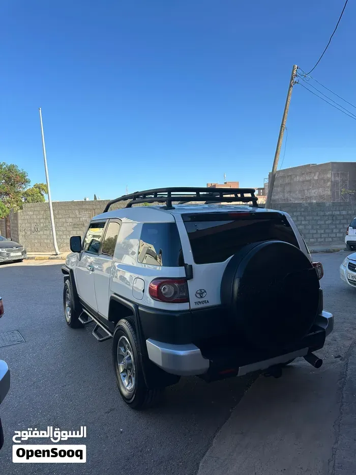 Toyota Fj 2014 photo 3