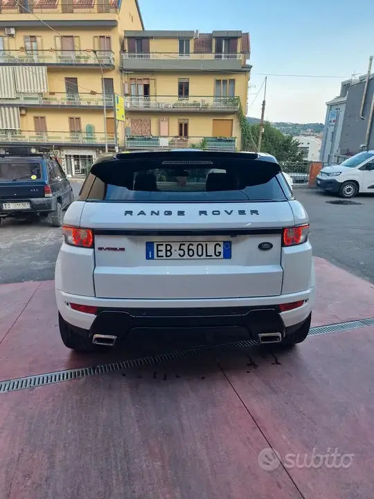 Land Rover Evoque 2012 photo 3
