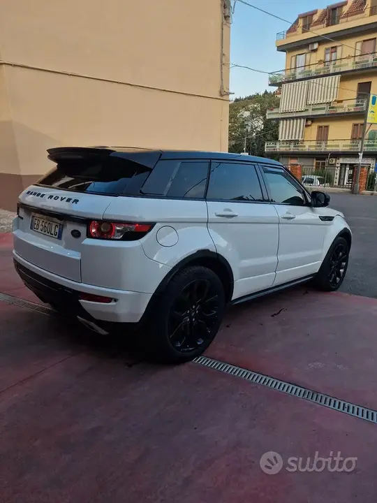 Land Rover Evoque 2012 photo 2