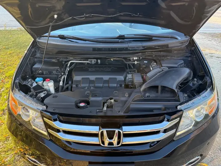 Honda Odyssey 2014 photo 2