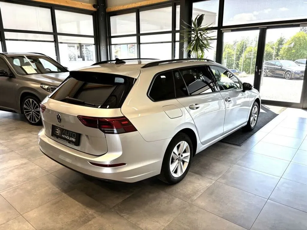 Volkswagen Golf 2024 photo 3