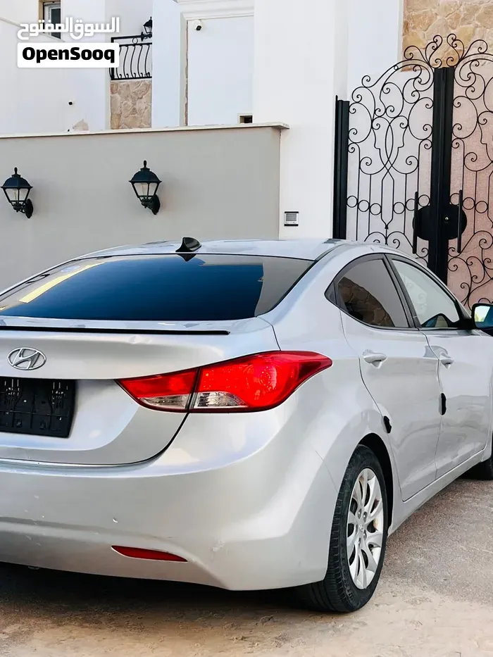 Hyundai Elantra 2012 photo 3