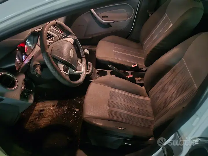 Ford Fiesta 2009 photo 3