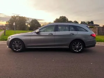 Mercedes-Benz C180D photo 2