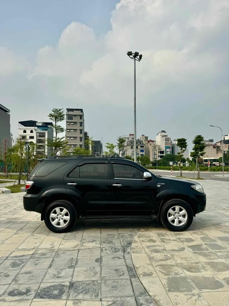 Toyota Fortuner 2009 photo 3
