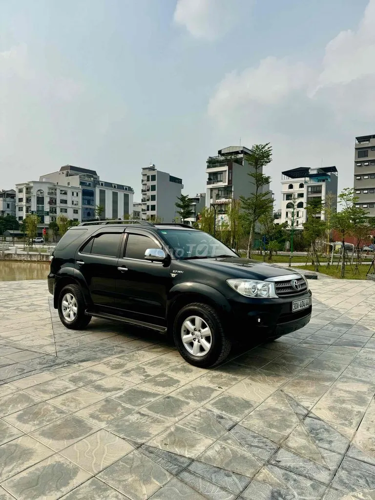 Toyota Fortuner 2009 photo 2