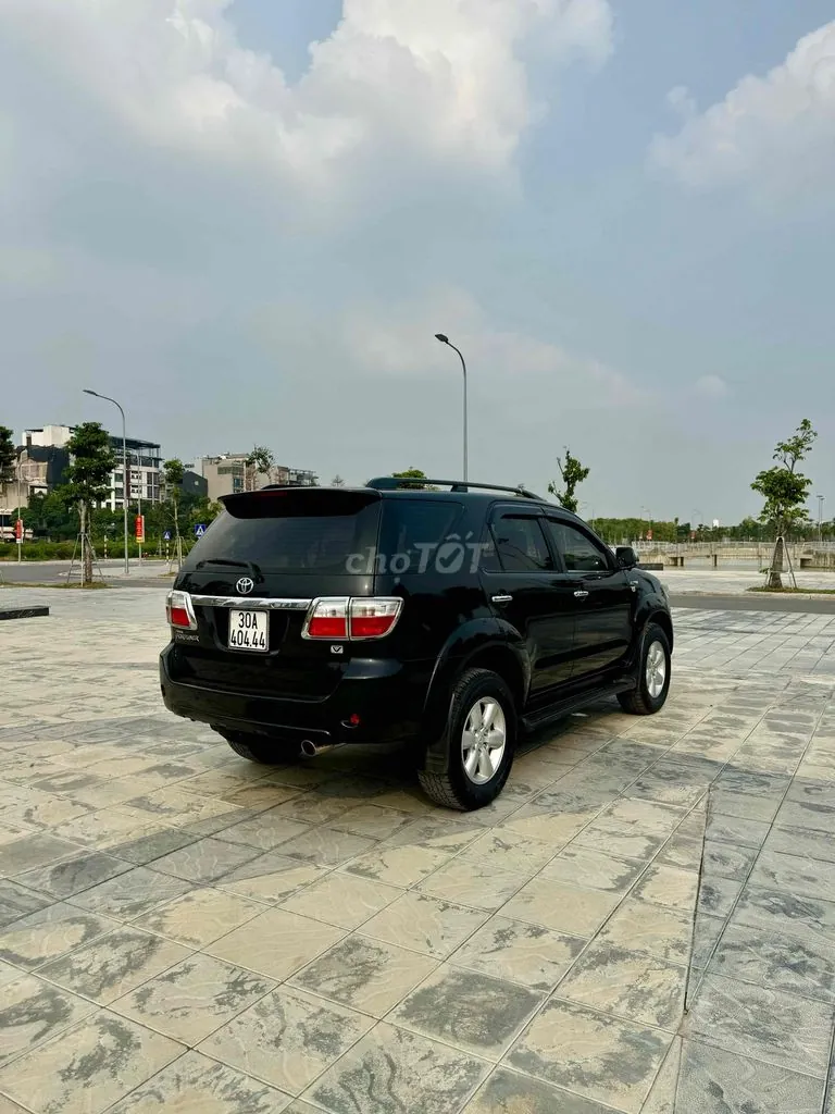 Toyota Fortuner 2009 photo 4