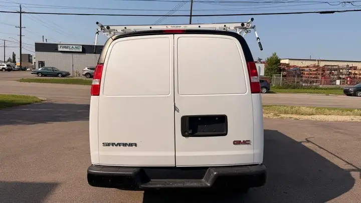 GMC Savana 2018 photo 5