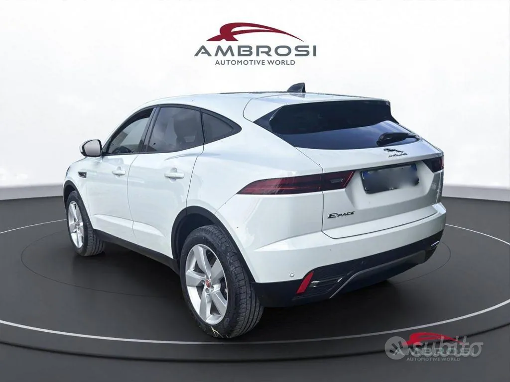 Jaguar E-Pace 2022 photo 4