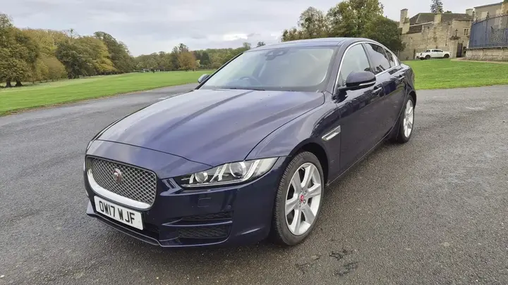 Jaguar Xe 2017 photo 5
