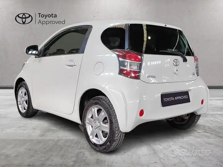 Toyota Iq 2012 photo 5