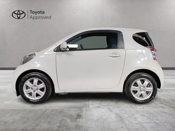 Toyota Iq 2012 photo 4