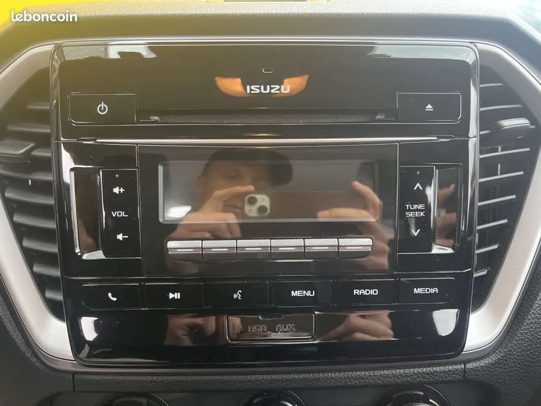 Isuzu D-Max 2022 photo 4