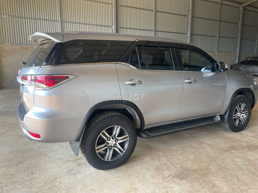 Toyota Fortuner 2017 photo 2