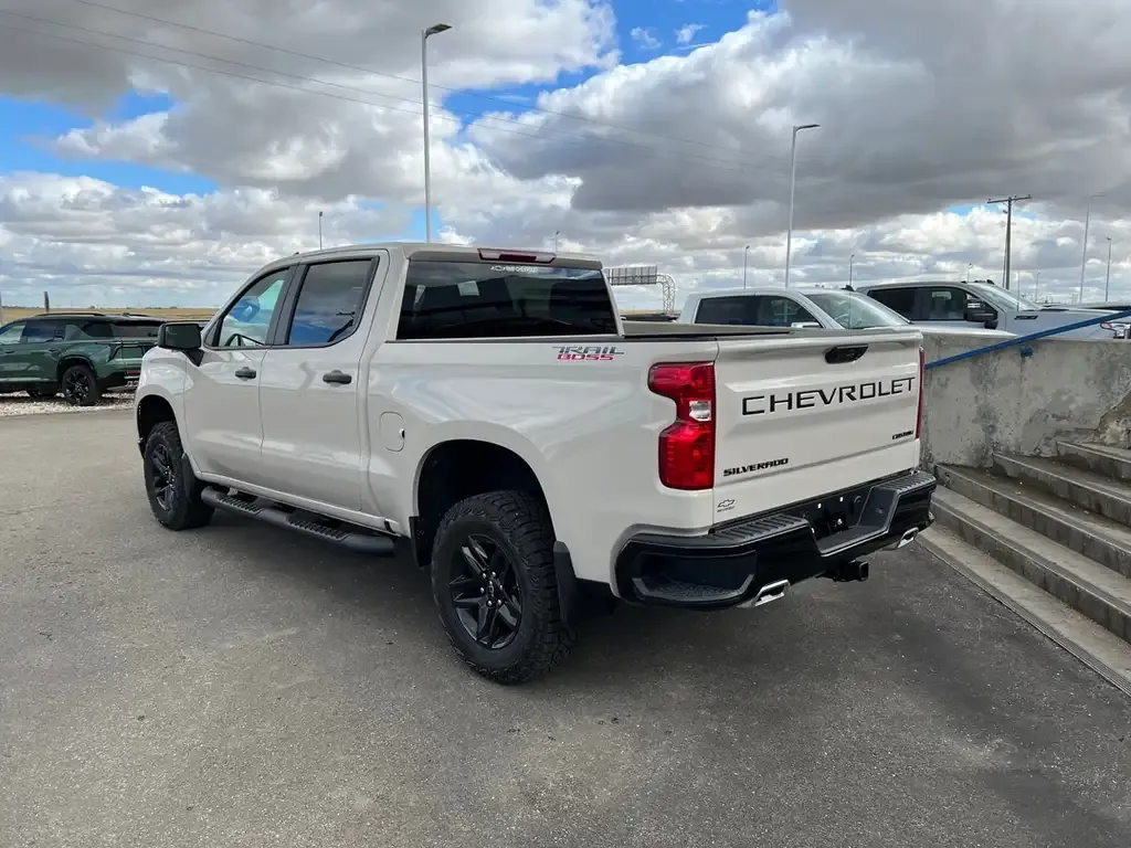 Chevrolet Silverado 1500 2026 photo 3