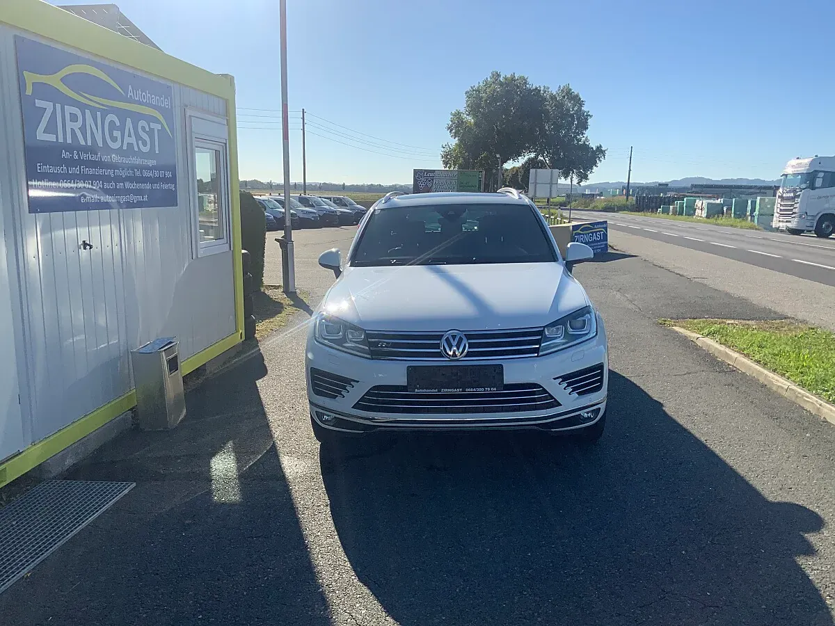Volkswagen Touareg 2017 photo 2