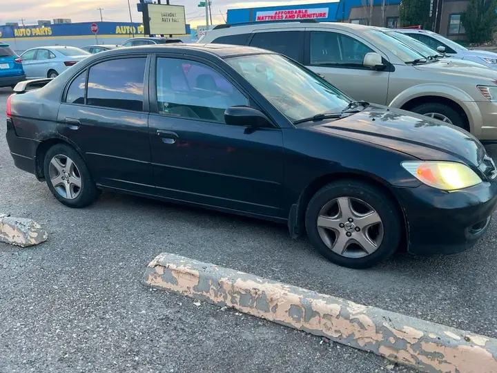 Honda Civic 2004 photo 2