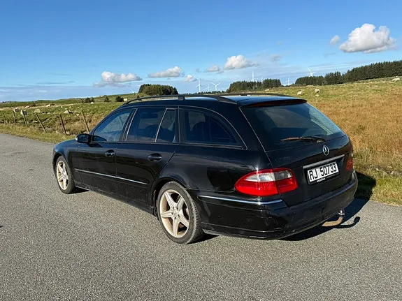 Mercedes-Benz E320 2005 photo 5