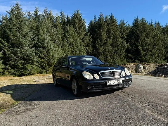 Mercedes-Benz E320 2005 photo 3