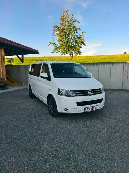 Volkswagen Caravelle 2013 photo 2
