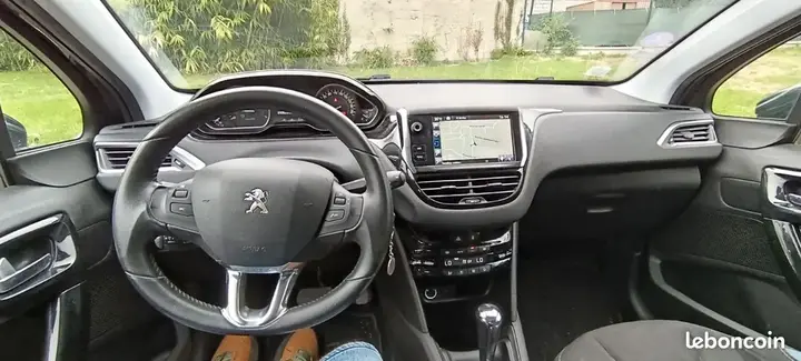 Peugeot 208 2014 photo 3