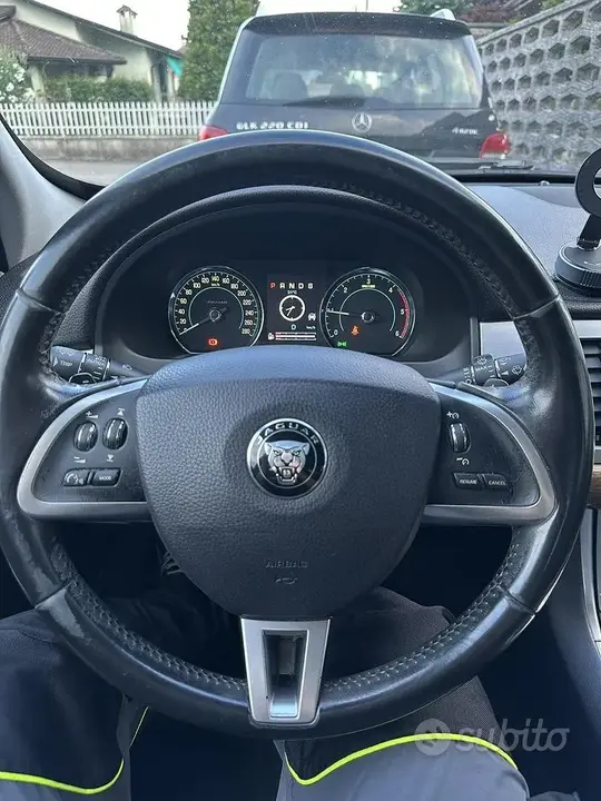Jaguar Xf 2014 photo 5