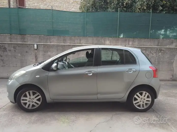 Toyota Yaris 2008 photo 3