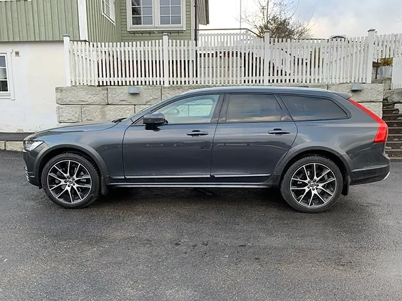 Volvo V90 Cross Country