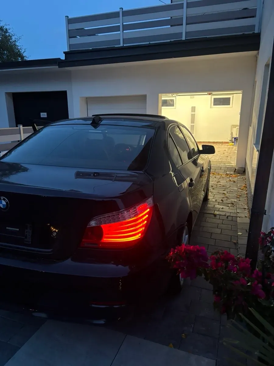 BMW 5 Series 2008 photo 2