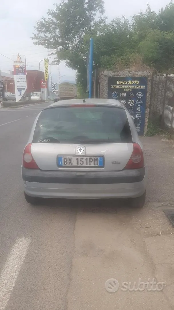 Renault Clio 2002 photo 2