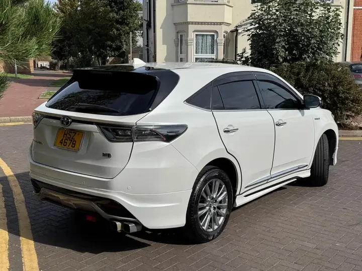 Toyota Harrier 2014 photo 2