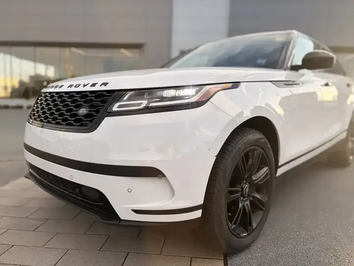 Land Rover Range Rover Velar 2023 photo 2