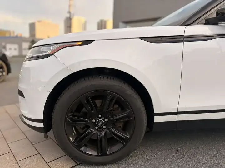 Land Rover Range Rover Velar 2023 photo 3