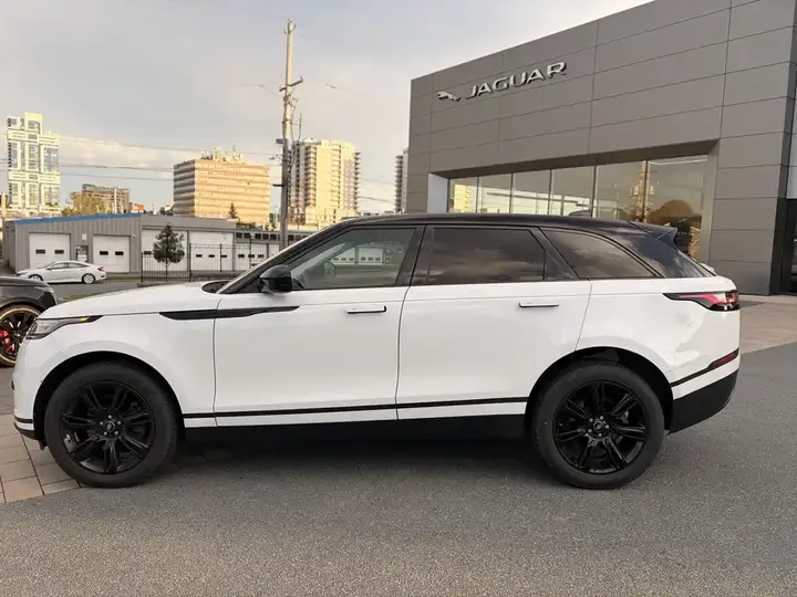 Land Rover Range Rover Velar 2023 photo 4
