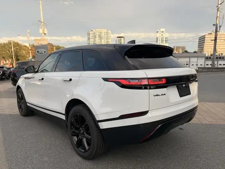 Land Rover Range Rover Velar 2023 photo 5