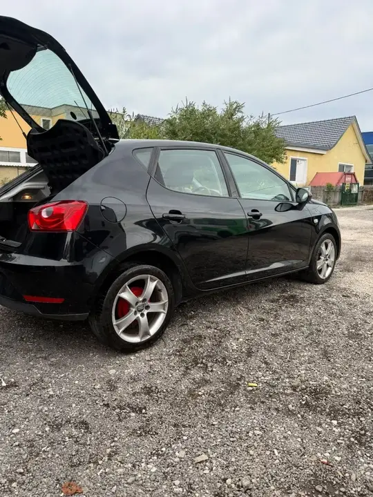 Seat Ibiza 2015 photo 2