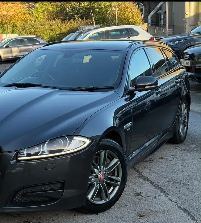 Jaguar Xf 2014 photo 2