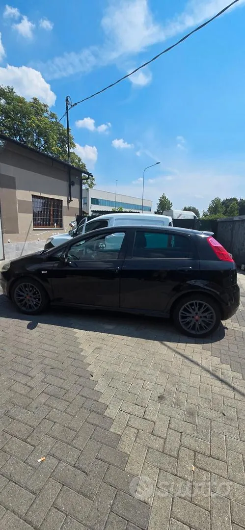 Fiat Grande Punto 2008 photo 4