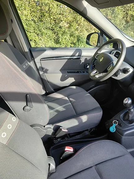 Renault Grand Scenic Iii 2012 photo 3