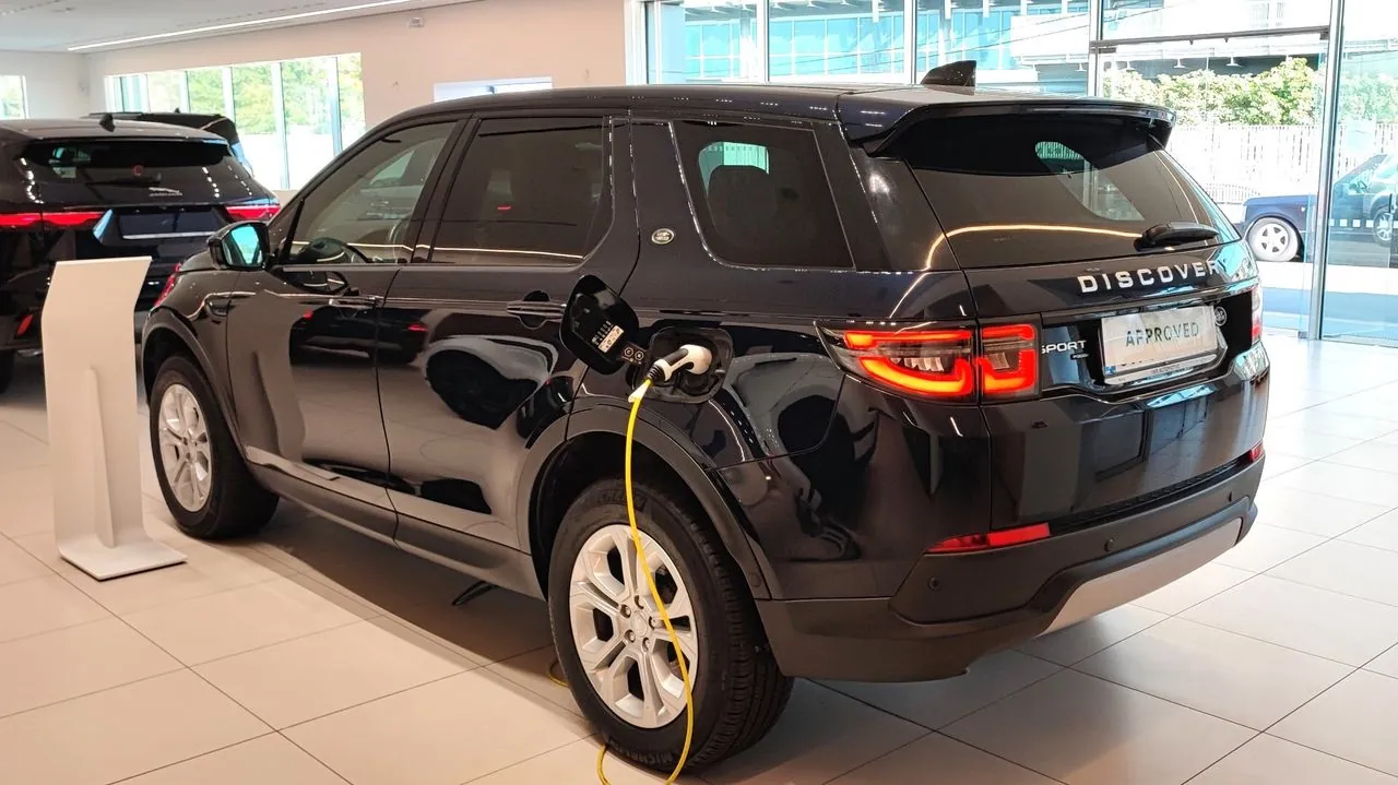 Land Rover Discovery Sport 2022 photo 4