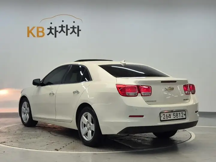 Chevrolet Malibu 2012 photo 2