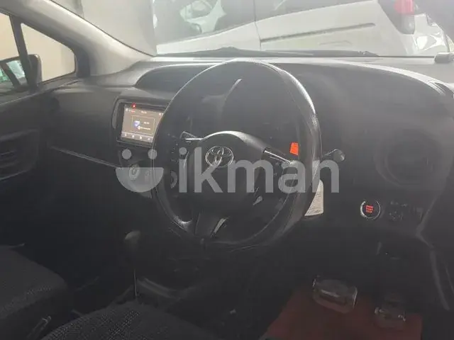 Toyota Vitz 2017 photo 3