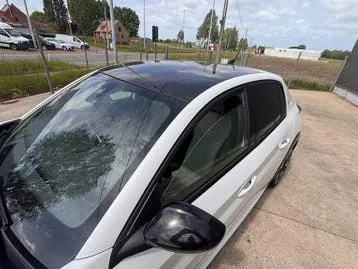 Peugeot 208 2021 photo 3