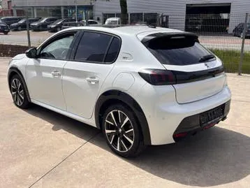 Peugeot 208 2021 photo 2