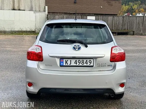 Toyota Auris 2011 photo 2