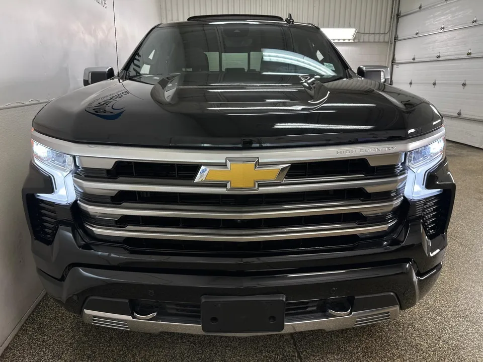 Chevrolet Silverado 2024 photo 2