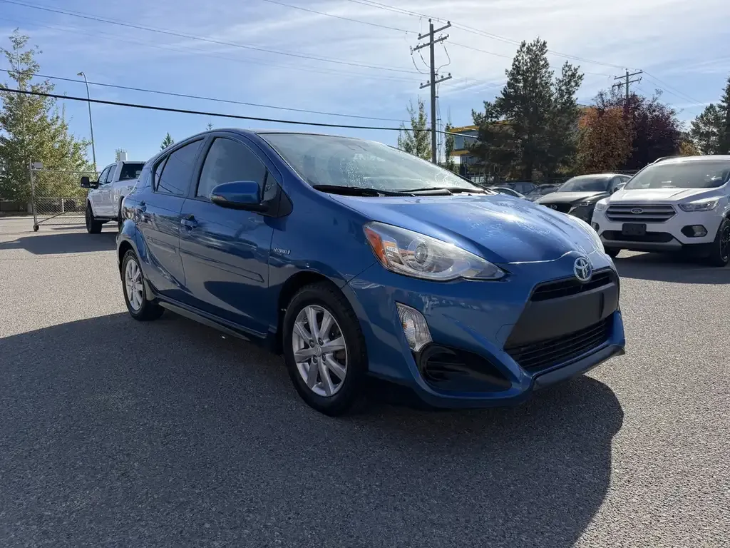 Toyota Prius C 2017 photo 3