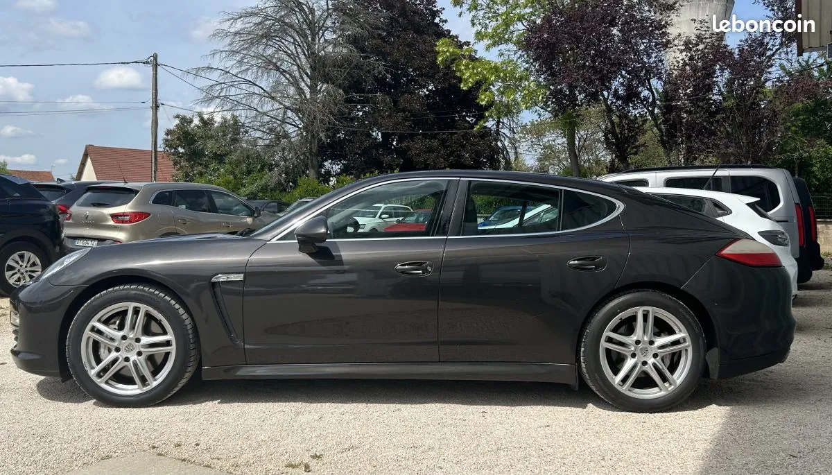 Porsche Panamera 2010 photo 5