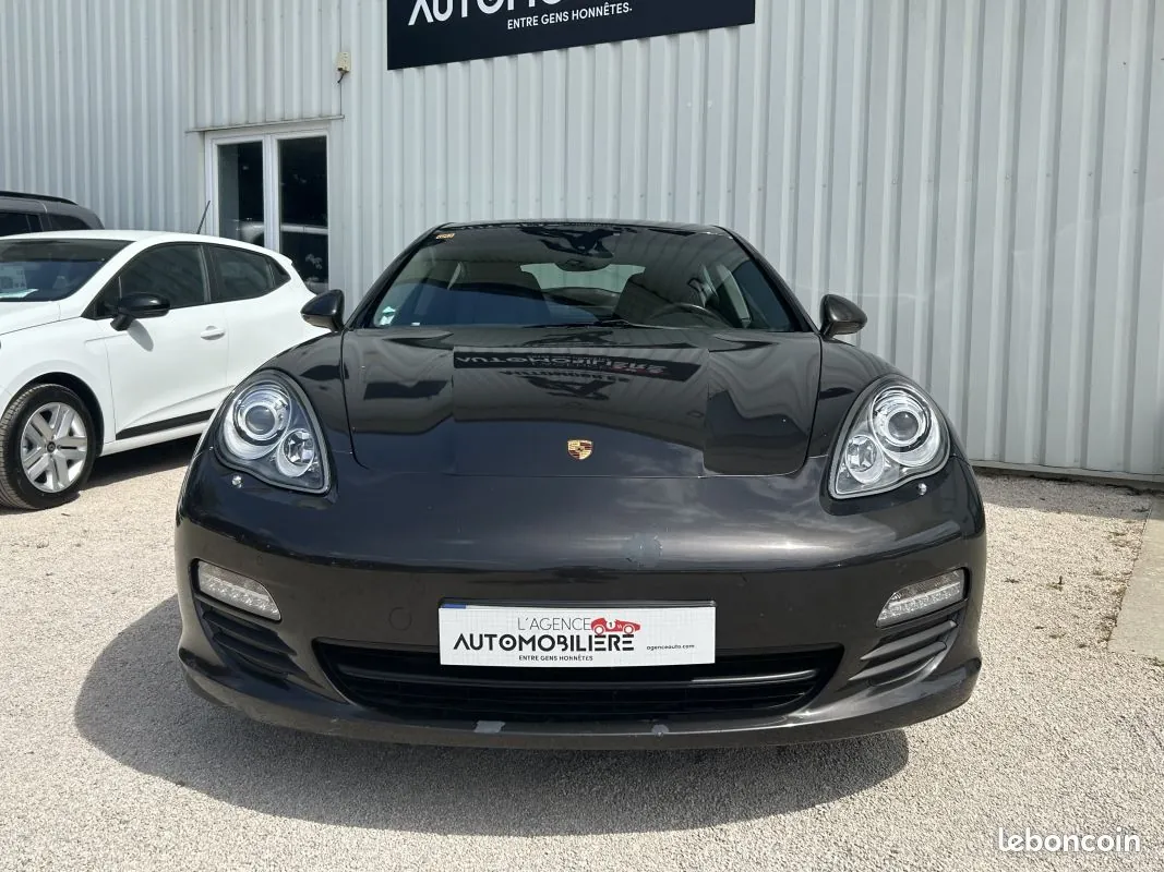 Porsche Panamera 2010 photo 2